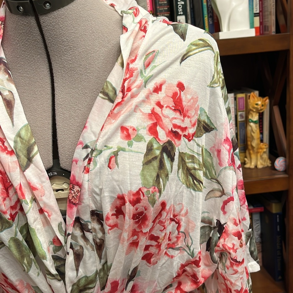 Show Me Your MuMu Robe - Picture 2 of 9